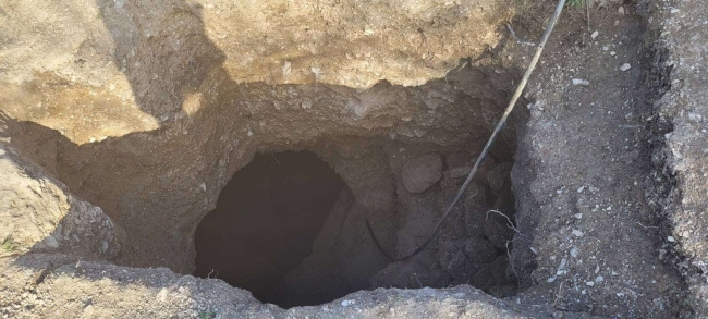 Kaçak kazı yapan definecilere suçüstü