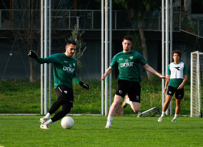 Bursaspor 3 puan peşinde!