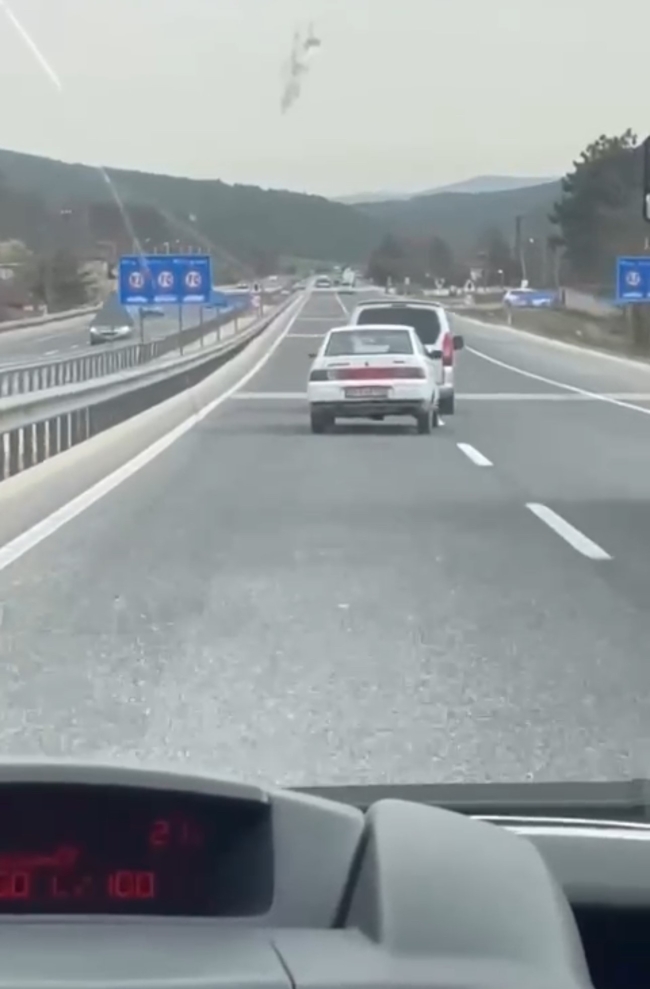 Bursa yolunda yürekleri ağza getiren görüntü!