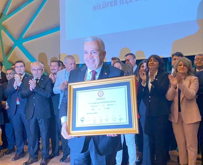 Şadi Özdemir mazbatasını aldı