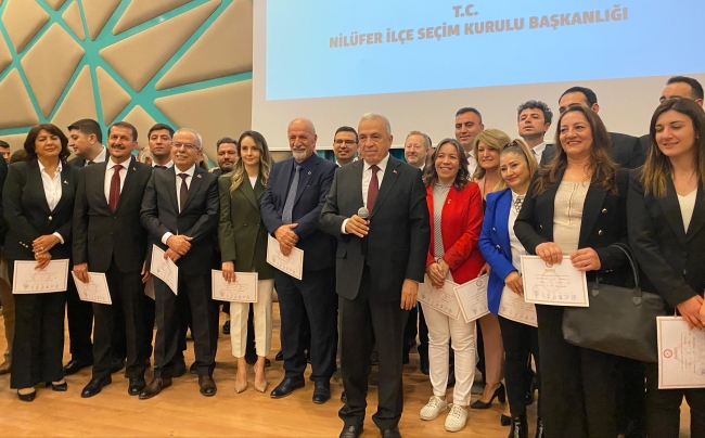 Şadi Özdemir mazbatasını aldı