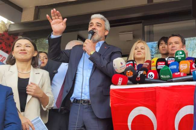 Erkan Aydın mazbatasını aldı!