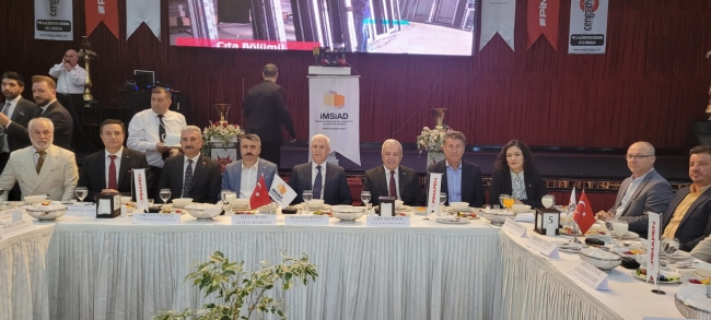 İMSİAD Bursa iftar yemeğinde iş insanlarıyla bir araya geldi