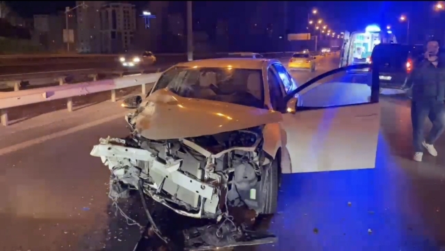 TEM Otoyolu'nda feci kaza! 2 yaralı
