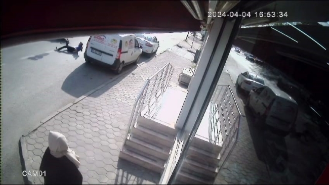Bursa'da motosiklet kazası! 2'si çocuk 3 kişi yaralandı
