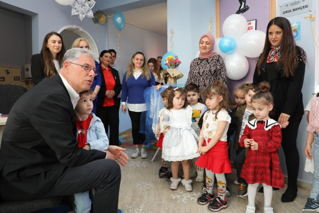 Başkan Dalgıç çocuklarla bayramlaştı