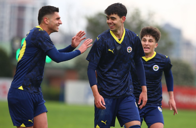 Fenerbahçe'den tarihi olay!