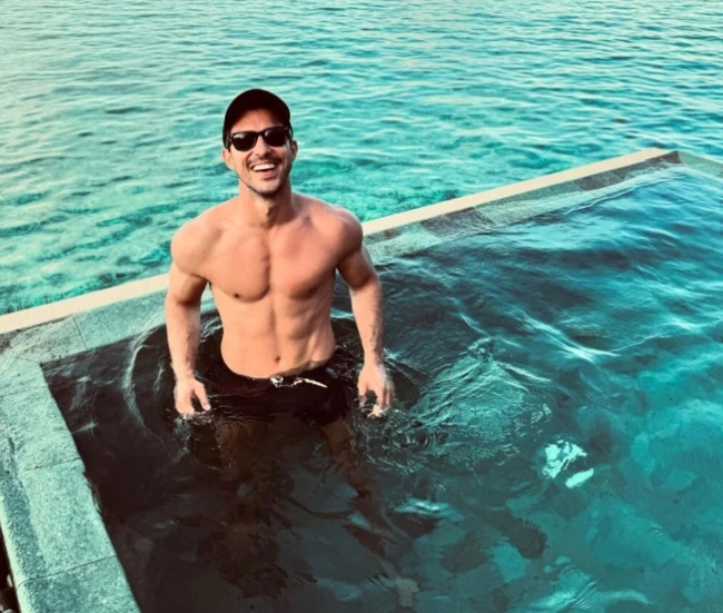 Pınar Deniz ile Kaan Yıldırım Maldivler'de