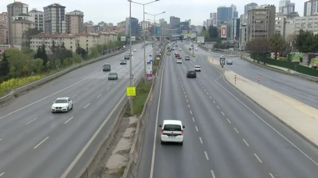 Bayramın ilk gününde yollar boş kaldı