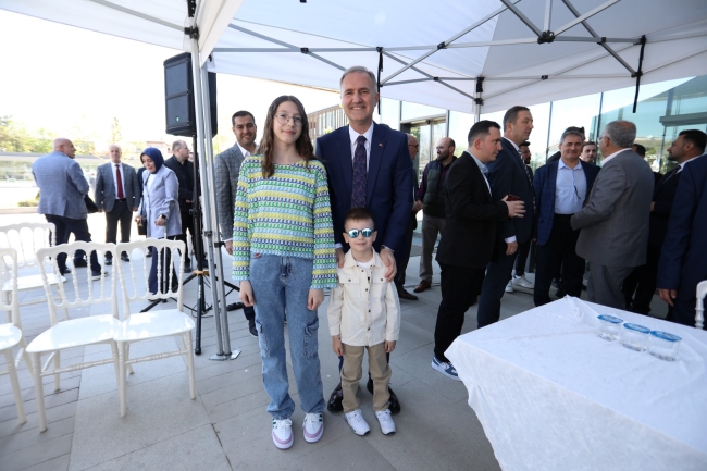 İnegöl’de bayram birlik beraberlik mesajlarıyla başladı
