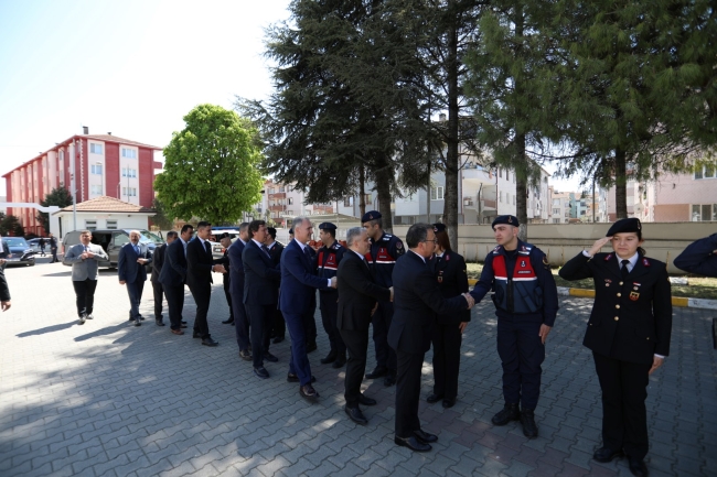 İnegöl’de bayram birlik beraberlik mesajlarıyla başladı
