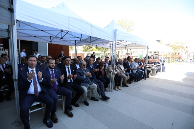 İnegöl'de bayram birlik beraberlik mesajlarıyla başladı