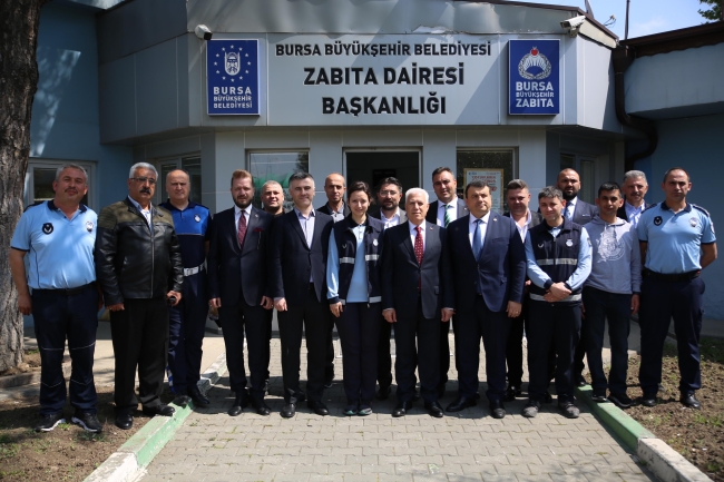 Başkan Bozbey'den Büyükşehir çalışanlarına bayram ziyareti