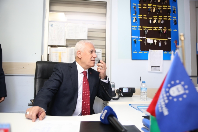 Başkan Bozbey'den Büyükşehir çalışanlarına bayram ziyareti