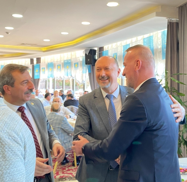 İYİ Parti Bursa'da bayram coşkusu