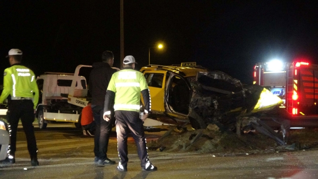 İzmir'deki taksi kazasında ölü sayısı 2'ye çıktı