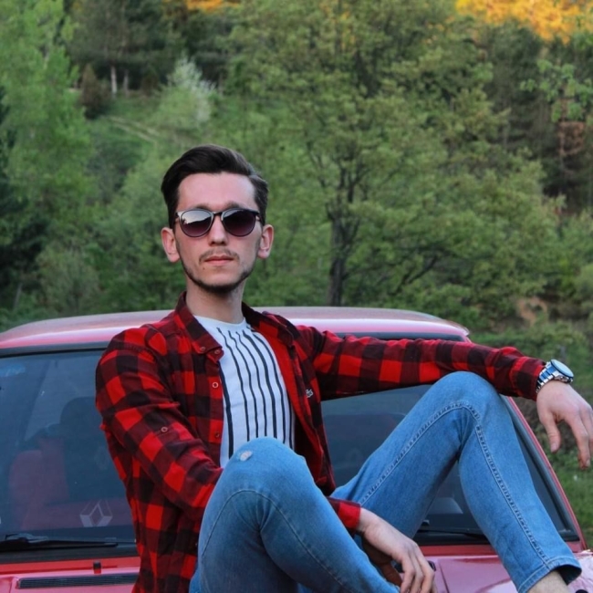 Kazada ağır yaralanan genç kurtarılamadı