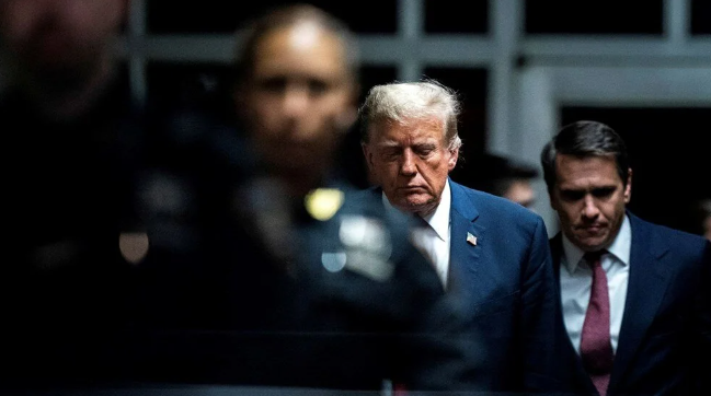 Trump'ın "sus payı" davasında ilk gün sona erdi
