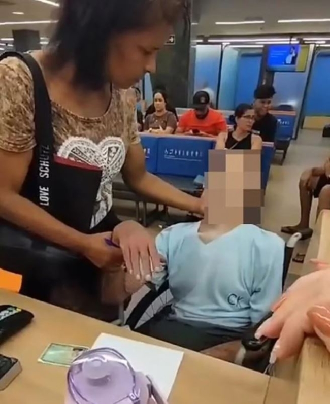 Ölü amcasıyla bankada kredi çekmeye çalıştı