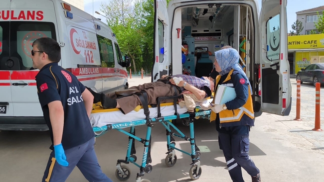 Bursa'da iki motosiklet kafa kafaya çarpıştı!