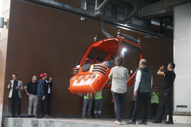 Teleferik kabinleri günler sonra yere indirildi