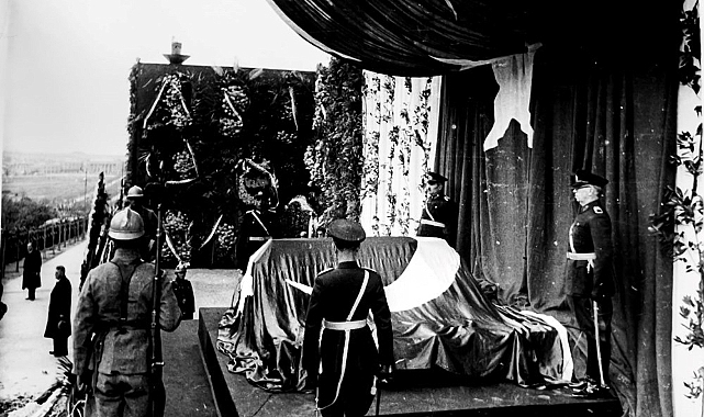 Ulu Önder Atatürk'ün son yolculuğuna ait fotoğraflar