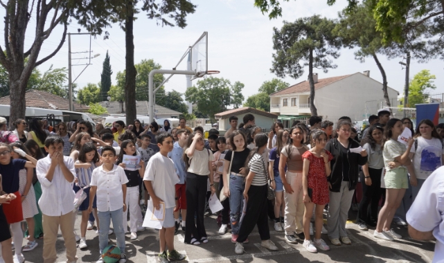 Bursa’da miniklerin karne heyecanı