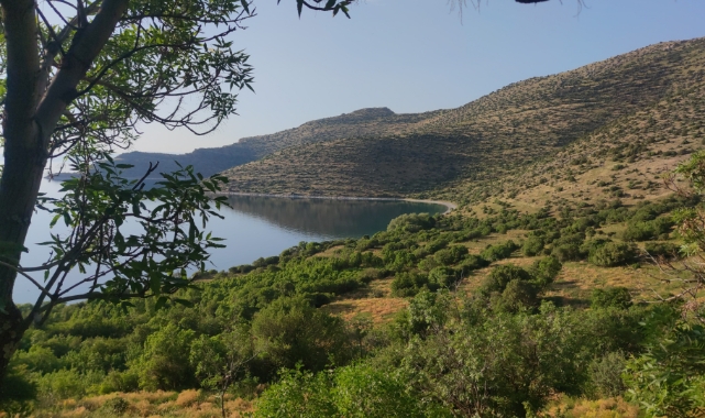 Van Gölü’nün saklı koyları ziyaretçilerini mest ediyor