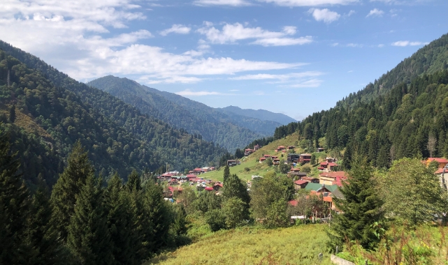 Ayder Yaylası yerli turistlere kaldı