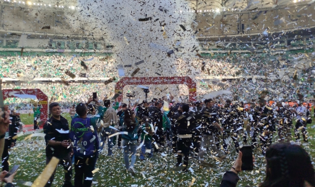 Bursaspor şampiyonluk kupasına kavuştu!