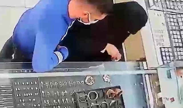 20 dakika oyalayıp binlerce liralık soygun yaptılar