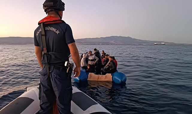 30 düzensiz göçmen kurtarıldı