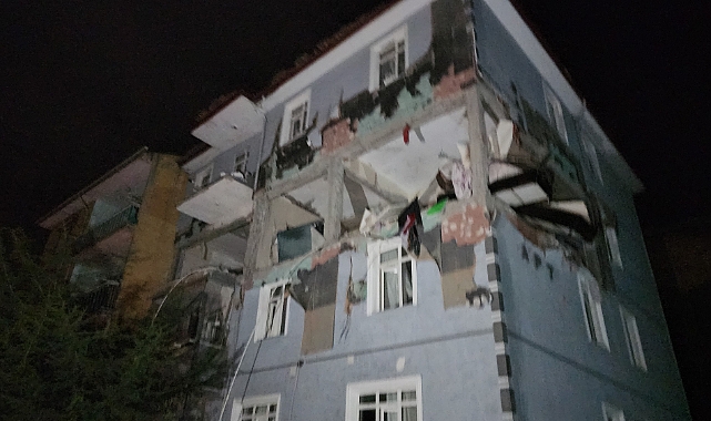 4 katlı binada doğal gaz patlaması!