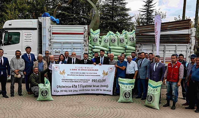 56 çiftçiye 32 ton buğday tohumu