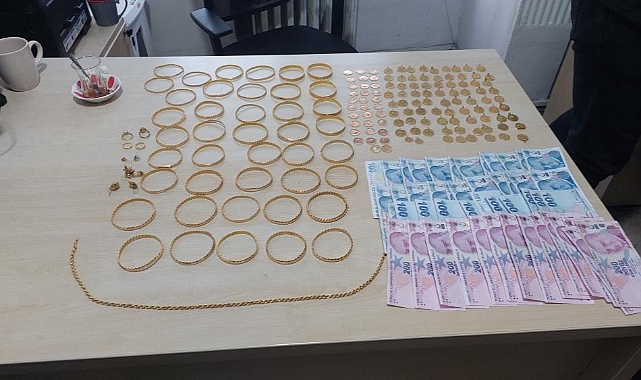 Akrabaları kiralık hırsızla milyonlarca altın ve parasını çaldılar