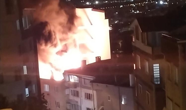 Alevler Bursa'da geceyi aydınlattı