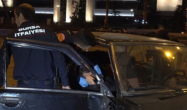 Alkollü sürücü uyumak için aracını yol kenarına çekti: Hastanede uyandı