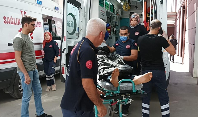 Ampulü değiştirirken akıma kapıldı