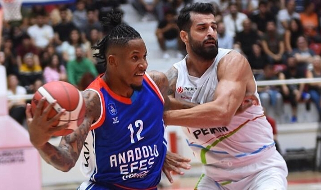 Anadolu Efes geriden gelip kazandı