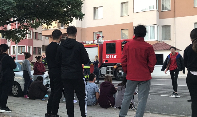 Apartta ocakta çıkan yangın korkuttu