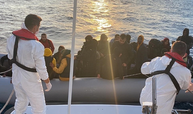 Ayvalık açıklarında 28 düzensiz göçmen yakalandı