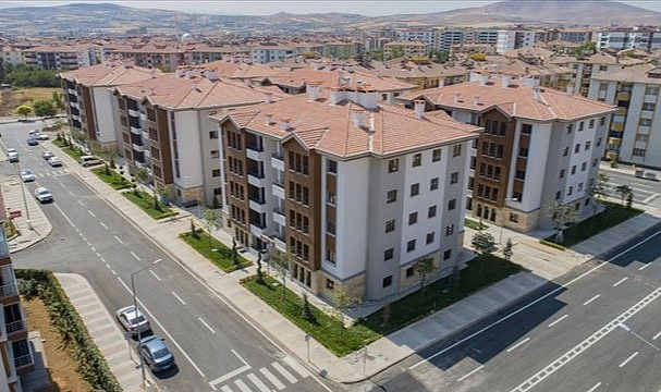 Bakan Kurum: ''2023'ün ilk çeyreğinde bütün sözleşmeleri TOKİ Başkanlığı eliyle imzalayacağız''