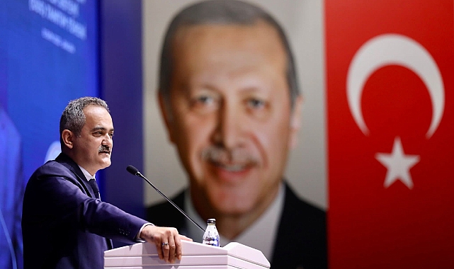 Bakan Özer: “Öğretmenleri kimse siyasi malzeme yapmasın”