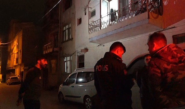 Balkonda gördüğü husumetlisine kurşun yağdırdı