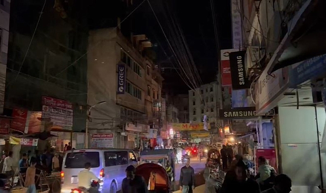 Bangladeş karanlığa gömüldü