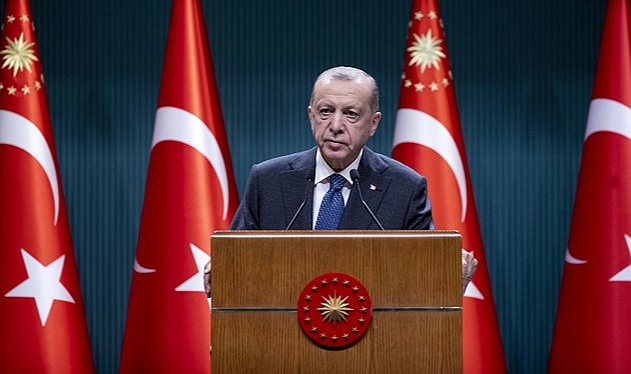 Başörtüsü için anayasa taslağı Cumhurbaşkanı Erdoğan'a sunuldu