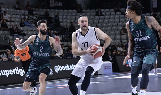 Beşiktaş, Ayos Konyaspor Basketbol'a 90-82 mağlup oldu
