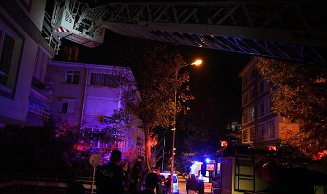 Bıçaklayıp, eve kilitledi