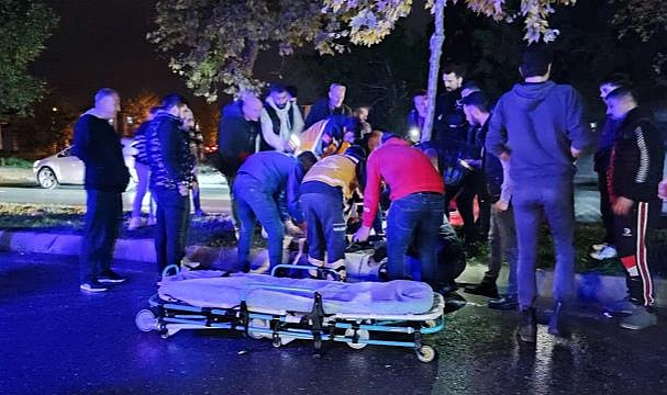 Bisikletiyle karşıya geçmek isteyen çocuğa otomobil böyle çarptı