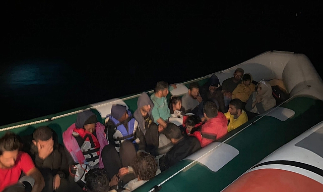 Bodrum’da 14 düzensiz göçmen kurtarılırken, 19 göçmen yakalandı